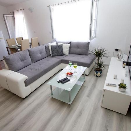 Apartment Toni Makarska Ngoại thất bức ảnh